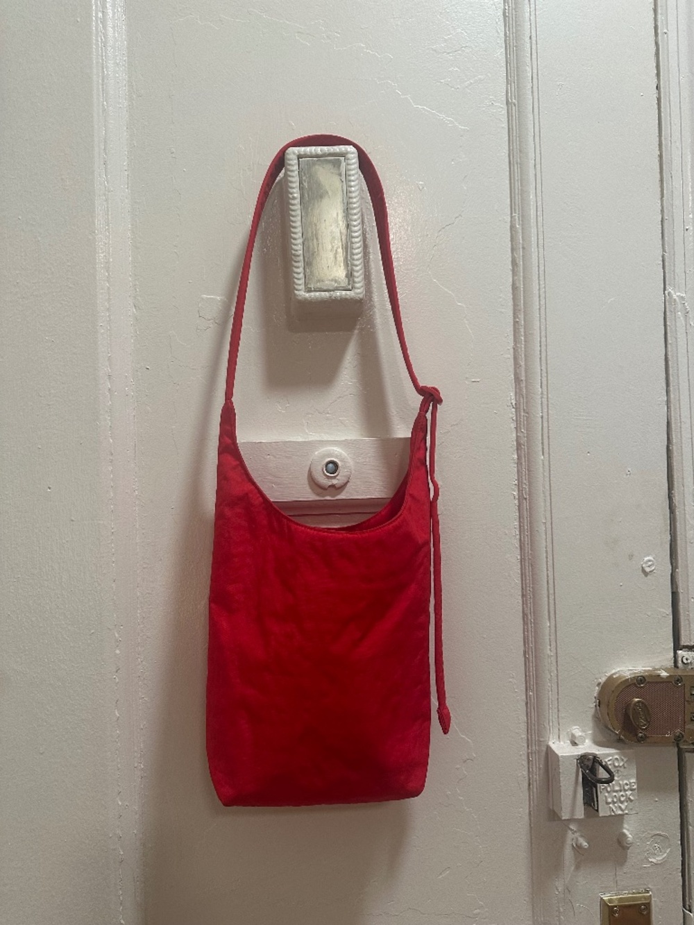 BAGGU - Small Nylon Sling Candy Apple